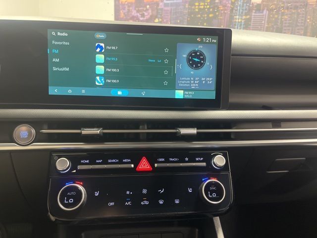 Used 2025 Gray Hyundai SEL image 18