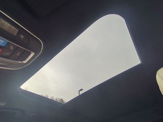 Used 2022 White Jeep 4xe image 34