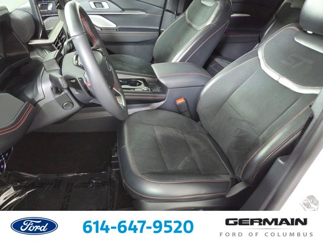 Used 2025  Ford ST image 19