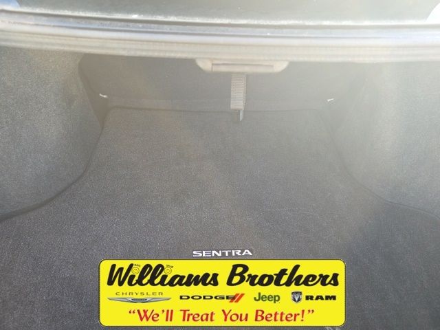 2019 Nissan Sentra SV - Super Black exterior view 7