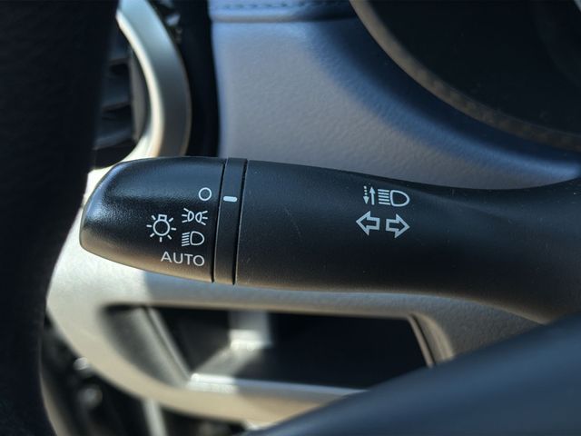 Used 2025 Black Nissan 1.6 SV image 29