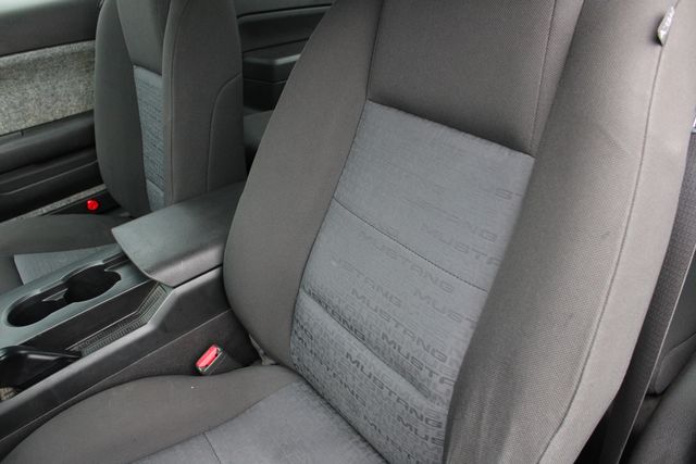 Used 2008 Silver Ford V6 Deluxe image 4