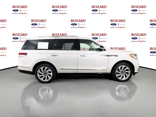 2024 Ceramic Pearl Metallic Tri-Coat Lincoln Navigator Premiere 4X4 SUV