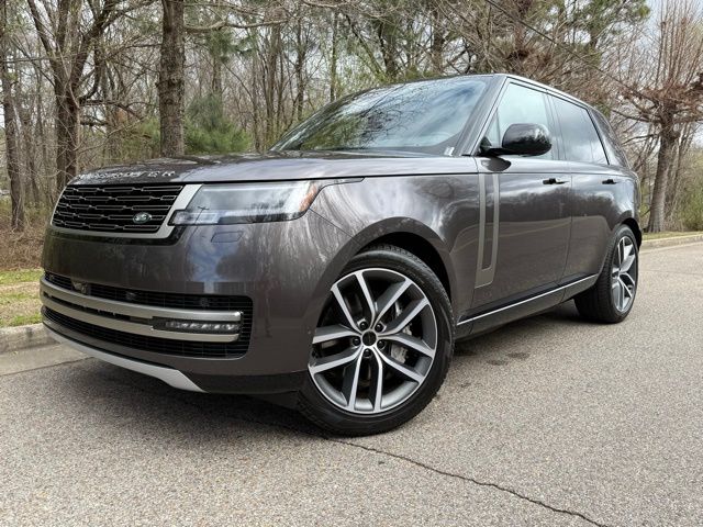 2026 Land Rover Range Rover P550e SE AWD