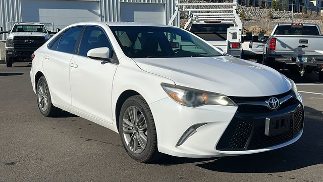 2016 Toyota Camry SE 2