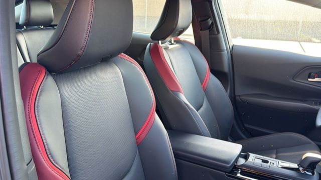 2026 Toyota Prius Plug-in Hybrid XSE Premium - Photo 31
