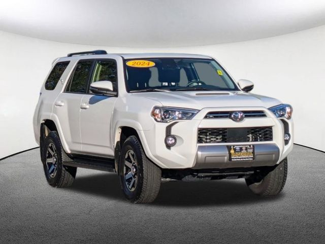 2024 Toyota 4Runner TRD Off-Road Premium 2