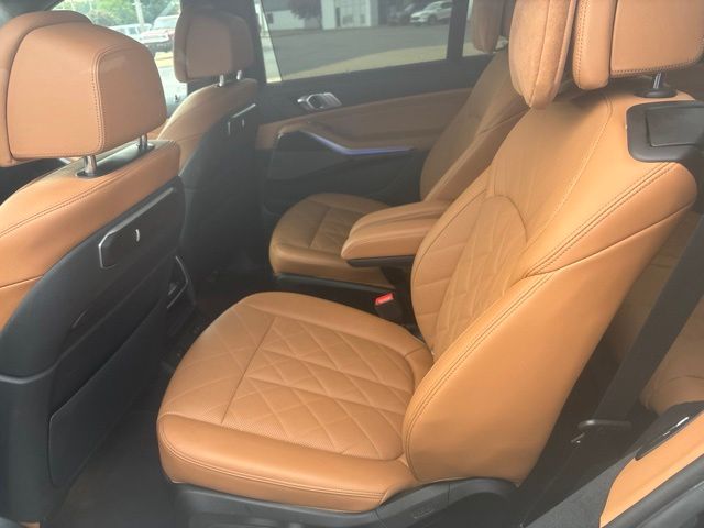 Used 2023 Black BMW xDrive40i image 15