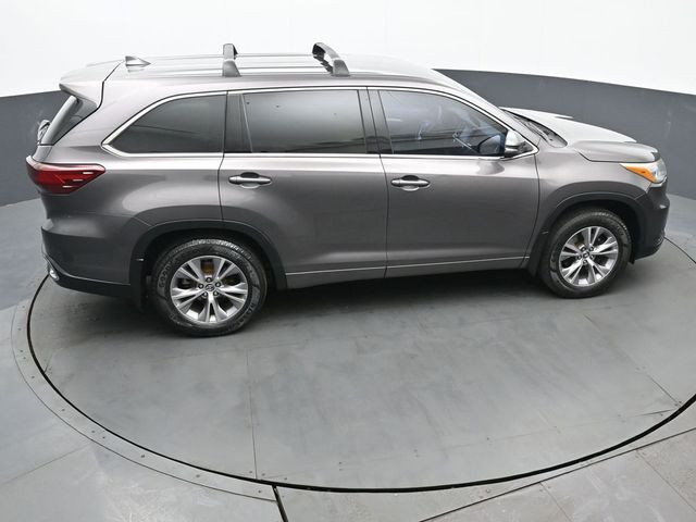 2016 Toyota Highlander LE Plus V6 40