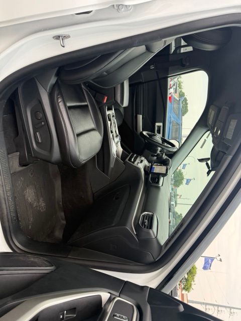2020 Oxford White Ford Explorer XLT 4X4 SUV