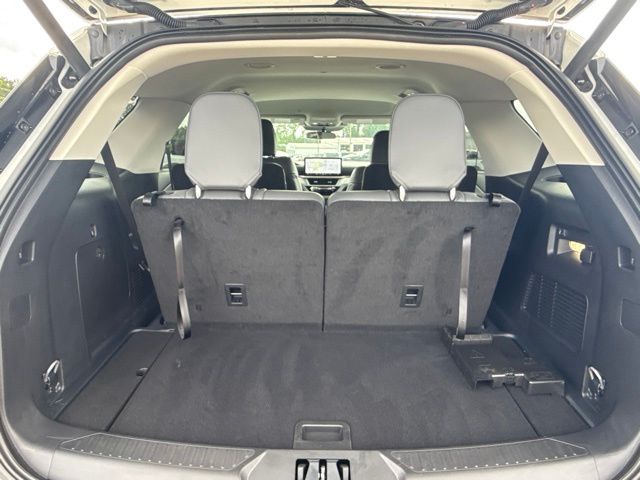 2025 Ford Explorer Active:B02485