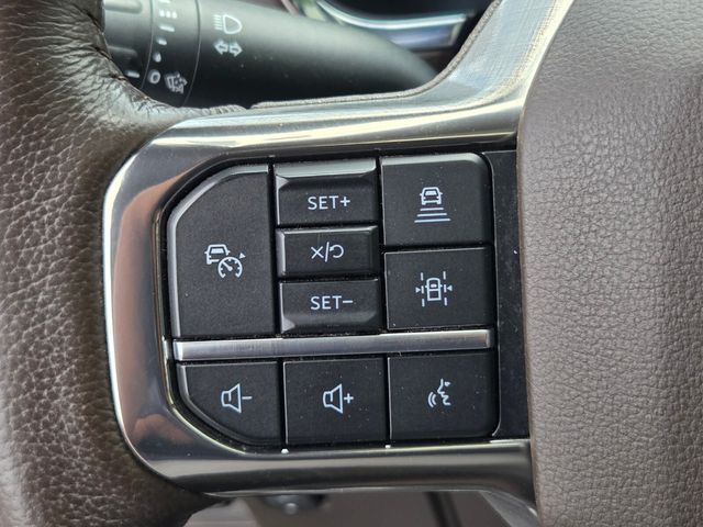 Used 2022 Red Ford King Ranch image 27