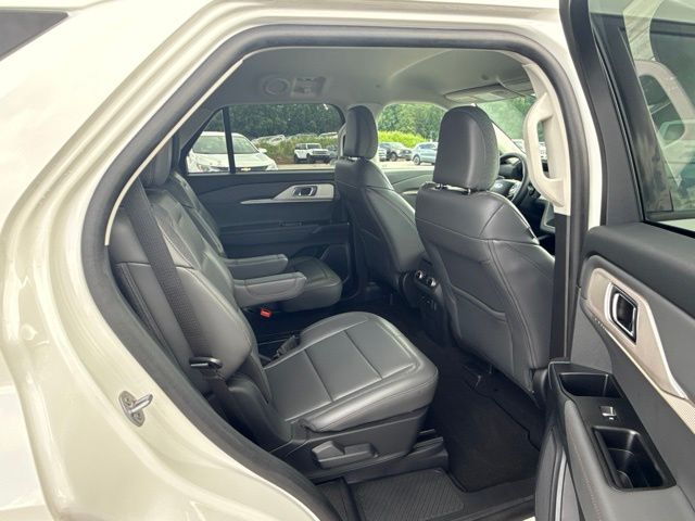 2025 Ford Explorer Active:B02485