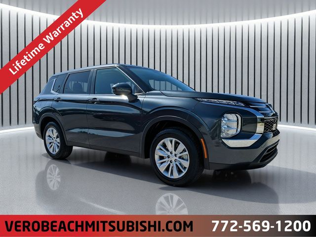 2026 Mitsubishi Outlander ES