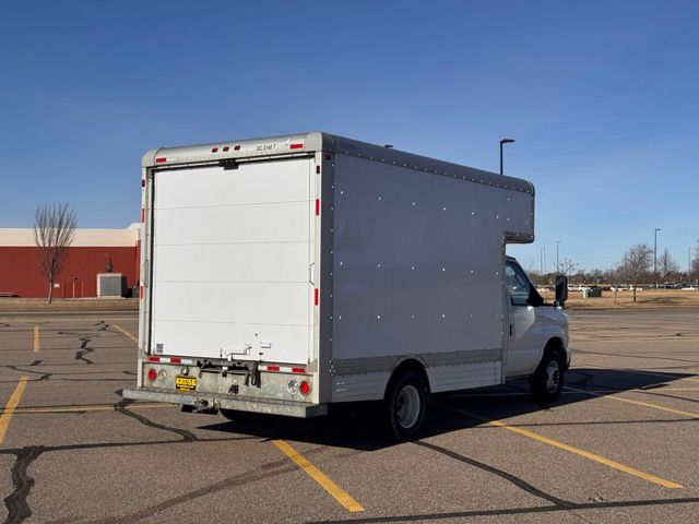 2008 Ford E-450 Cutaway 