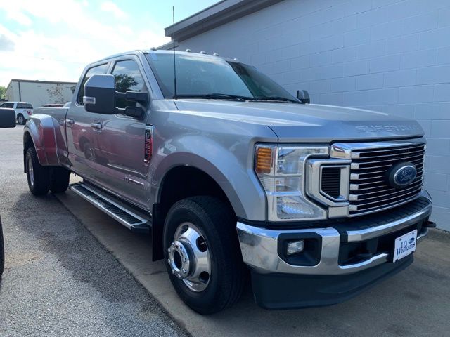 Iconic Silver Metallic 2022 Ford F-350 Super Duty Lariat Crew Cab LB DRW 4WD Pickup Truck Four-Wheel Drive Automatic