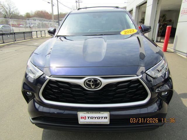 used 2022 Toyota Highlander car, priced at $29,499