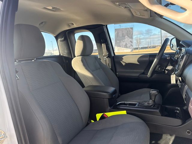 2016 Toyota Tacoma SR