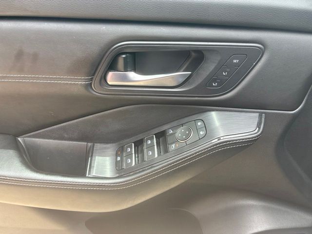 2024 Nissan Rogue SL Blue at Royal Nissan