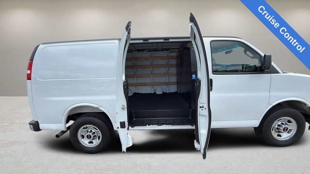 Used 2025 White GMC Work Van image 10