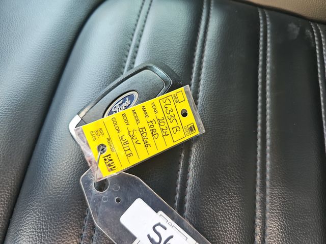 Used 2024 White Ford SEL image 32
