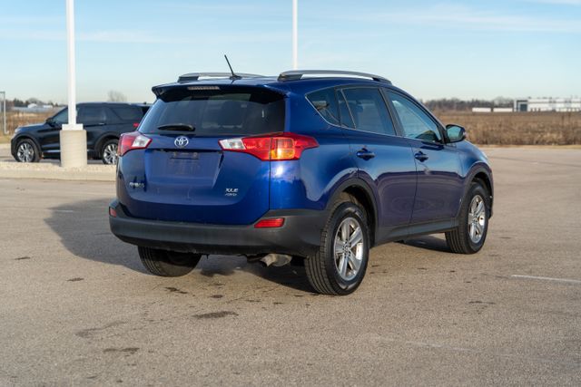 2015 Toyota RAV4 XLE 7