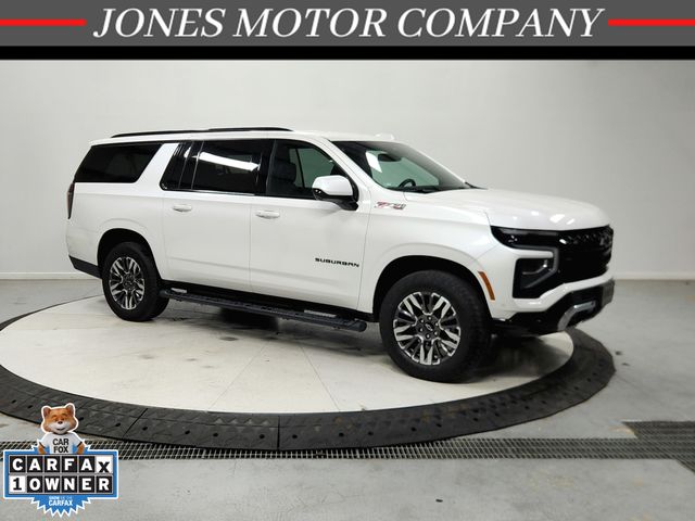 White (Iridescent Pearl Tricoat) 2025 Chevrolet Suburban SUV / Crossover Four-Wheel Drive 