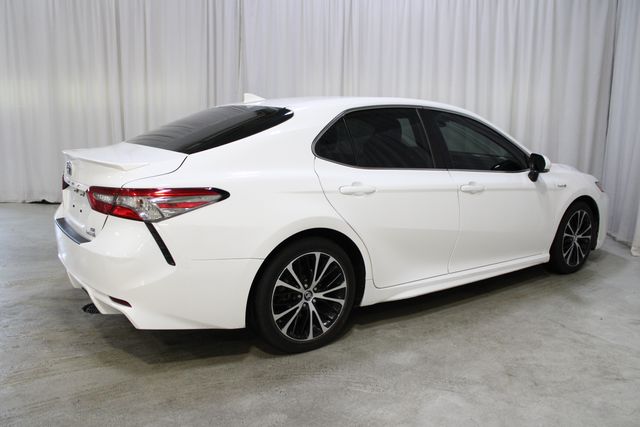 Used 2019 White Toyota SE image 31