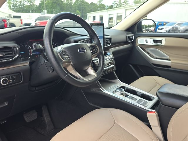 2023 Ford Explorer Limited:B02486