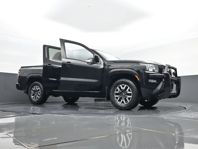 2022 Super Black Nissan Frontier SV 4X4 Truck