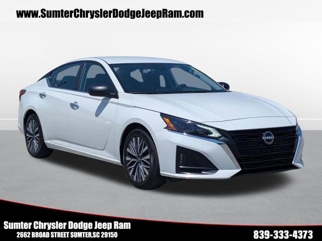 Glacier White 2025 Nissan Altima 2.5 SV FWD Sedan Front-Wheel Drive Continuously Variable Transmission