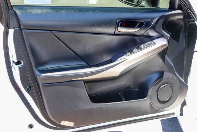 Used 2020 White Lexus 300 image 26