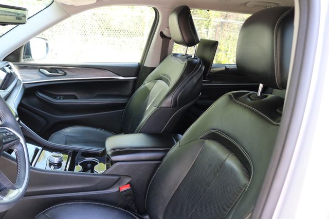 Used Car 2023 Jeep Grand Cherokee L  Limited For Sale Under $35,000 In Austin, Texas