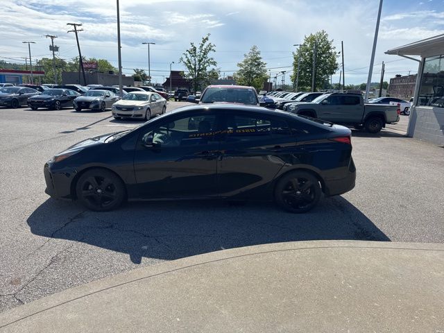 2022 Toyota Prius L photo