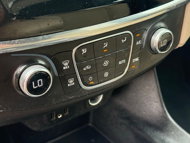 used 2023 Chevrolet Traverse car