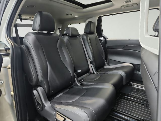 Used 2026 Kia Carnival Van