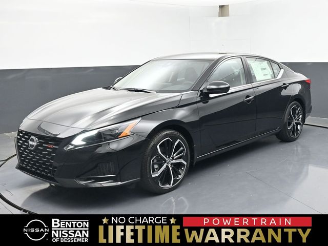 Super Black Clearcoat 2026 Nissan Altima 2.5 SR FWD Sedan Front-Wheel Drive Continuously Variable Transmission