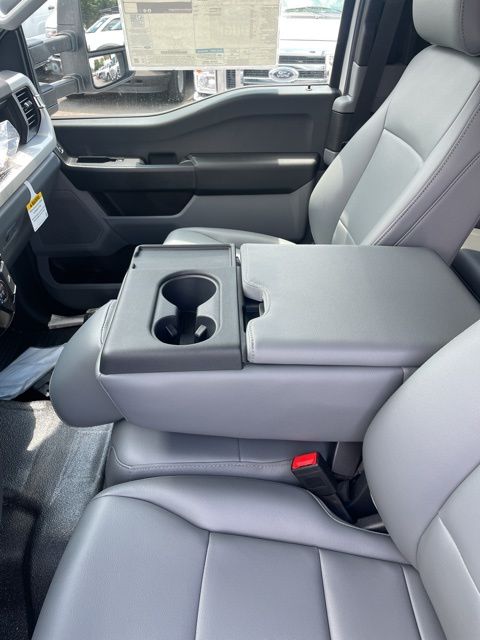2025 Ford F-550 Super Duty 
