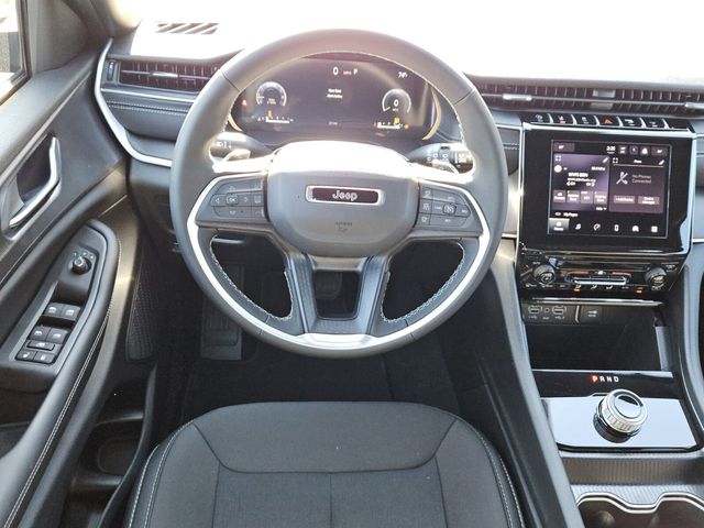 2026 Jeep Grand Cherokee L Laredo 4x4