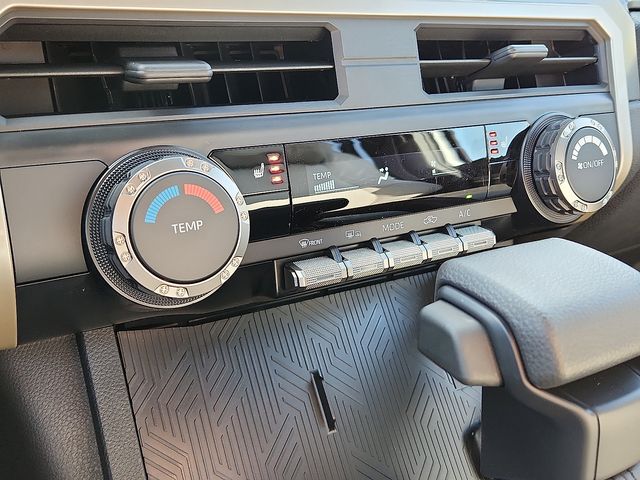 2025 Toyota Tacoma SR5 - Photo 10