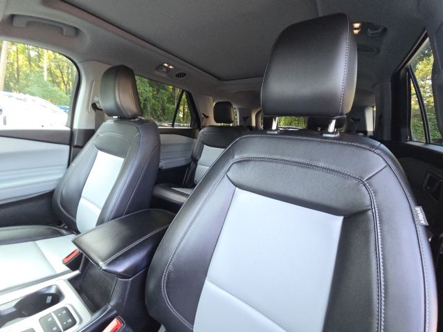 2023 Ford Explorer XLT:B02479