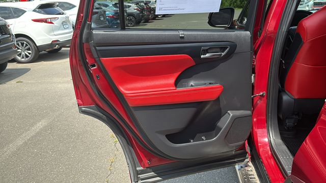 Used 2021 Toyota Highlander SUV