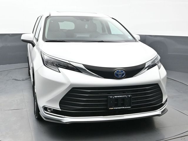 2024 Toyota Sienna XLE 10