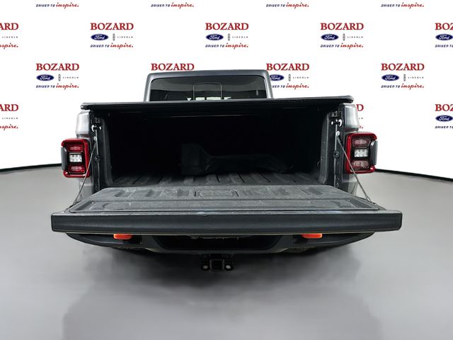 2023 Granite Crystal Metallic Clearcoat Jeep Gladiator Mojave 4X4 Truck