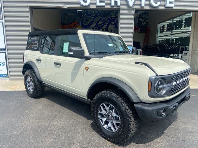 2025 Ford Bronco Badlands - 3