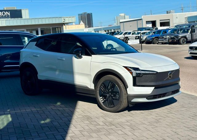 2026 Volvo EX30 Twin Motor Cross Country Ultra