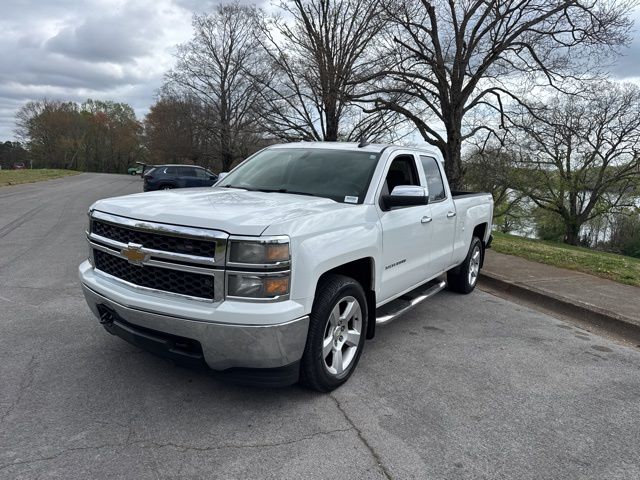 Used 2015 White Chevrolet LS image 3