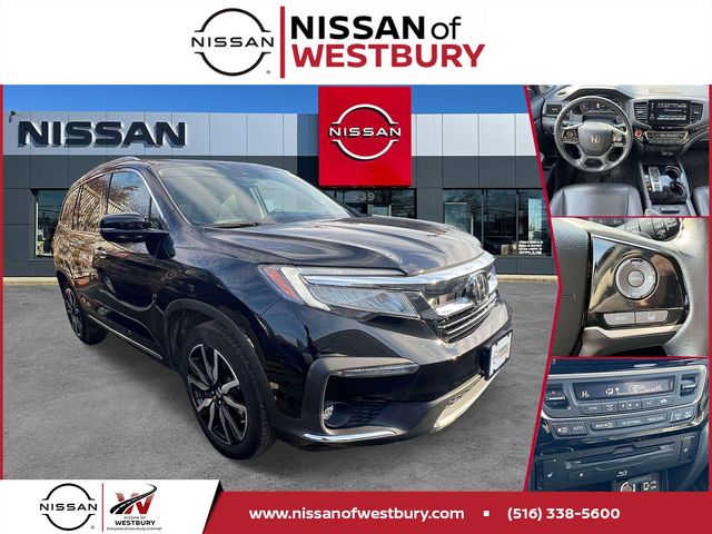 2022 Honda Pilot Touring AWD with Rear Captain's Chairs