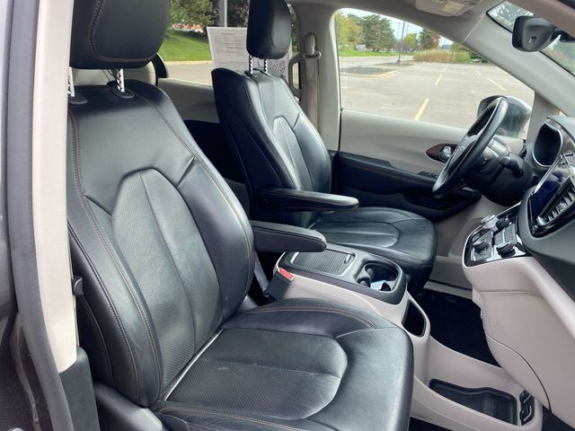 2017 Chrysler Pacifica Touring L Plus 26