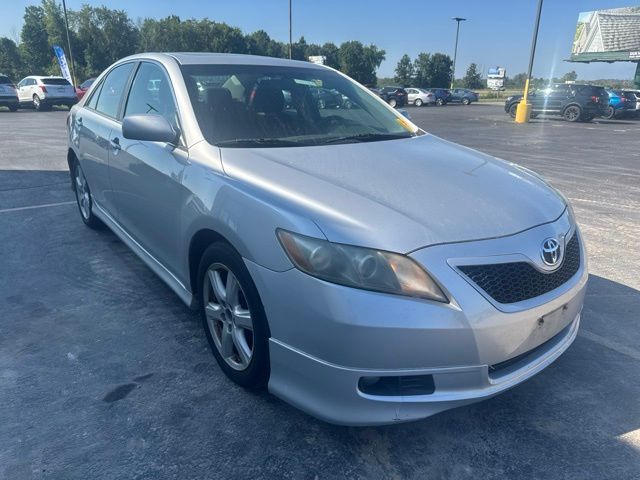 Used 2009 Classic Silver Metallic Toyota SE image 4